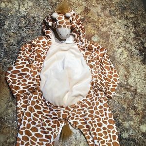 Child’s giraffe costume/sleeper size 2 to 4